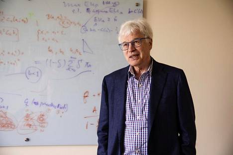 Bengt Holmström toimii taloustieteen professorina yhdysvaltalaisessa MIT:ssä.