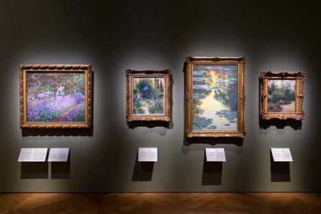 Vaikuttava rivi ranskalaisten impressionistien teoksia: vasemmalla Monet’n maalaus puutarhastaan Givernyssä (1900), seuraavana Auguste Renoirin Puutarha (n. 1877), kolmantena Monet’n Lumpeita (1907) ja viimeisenä Camille Pissarron maalaus Pontoisen puutarhastaan (1877).