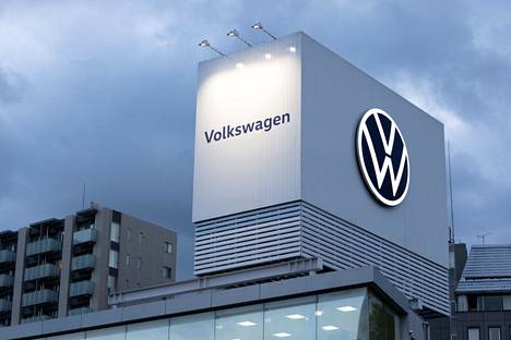 Bloombergin mukaan Volkswagenin uusien autojen rekisteröinnit tippuivat kesäkuussa 24 prosenttia vuodentakaisesta.