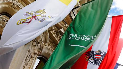 Itävalta aikoo sulkea saudien tukeman ”uskonnollisen dialogin keskuksen” protestina teinipojan kuolemantuomiolle