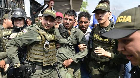 Venezuelan sotilaita loikkasi naapurimaihin