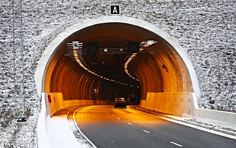 Vuosaaren satamaan johtavat tunnelit joudutaan aika ajoin sulkemaan huolto-, korjaus- ja testaustöiden takia.