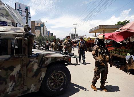Afganistanin turvallisuusjoukkoja Kabulissa tiistaina.