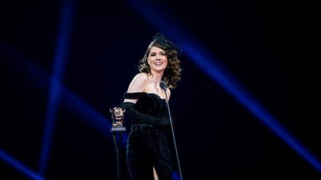 Musiikki | Emma-gaala oli Behmin historiallinen ilta – Hän voitti jokaisen kategorian, jossa oli ehdolla ja keräsi seitsemän palkintoa