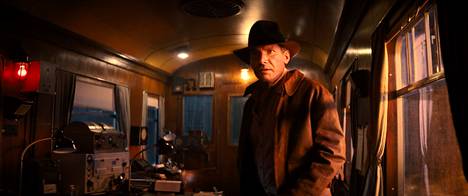 Indiana Jones (Harrison Ford) seikkailee elokuvasarjan viidennessä osassa muun muassa junassa.