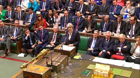 Britannian silloinen pääministeri Theresa May kertoi alahuoneelle maaliskuussa 2017 käynnistäneensä EU-eroprosessin. 