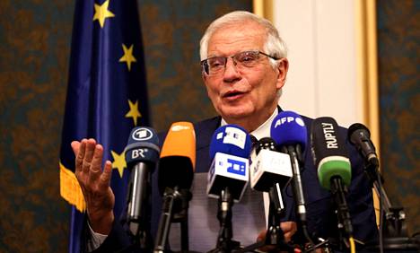 EU:n ulkosuhteita johtava Josep Borrell lehdistötilaisuudessa Iranin pääkaupungissa Teheranissa 25. kesäkuuta. 
