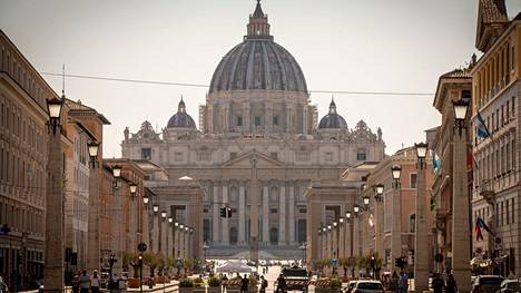 Vatikaani | Vatikaani paljasti omistavansa yli 5 000 kiinteistöä – Iso osa Italian kiinteistöistä vuokrattiin alennettuun hintaan kirkon työn­tekijöille