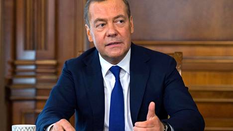 Venäjän entinen presidentti Dmitri Medvedev Moskovassa torstaina. 