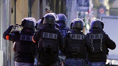 Tämä Strasbourgin ammuskelusta tiedetään: Kuolonuhrien määrä pieneni kahteen, sadat poliisit ja sotilaat etsivät yhä tekijää