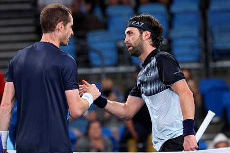 Andy Murray ja Nikoloz Basilashvili kohtasivat Sydneyn ATP-turnauksessa.