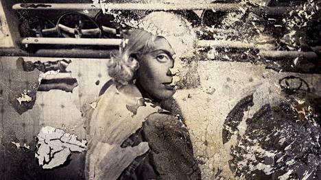 Sami van Ingenin lyhyt melodraama Polte pohjautuu vaurioituneeseen filmimateriaaliin Teuvo Tulion elokuvasta Nuorena nukkunut (1937).