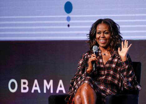 Michelle Obama muun muassa ohjeisti yleisöä Twitterin käytössä puhuessaan Obama Foundation -säätiön tapahtumassa tiistaina.