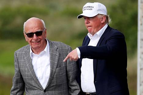 Mediamoguli Rupert Murdoch ja Donald Trump pelasivat yhdessä golfia Skotlannin Aberdeenissa kesäkuussa 2016.