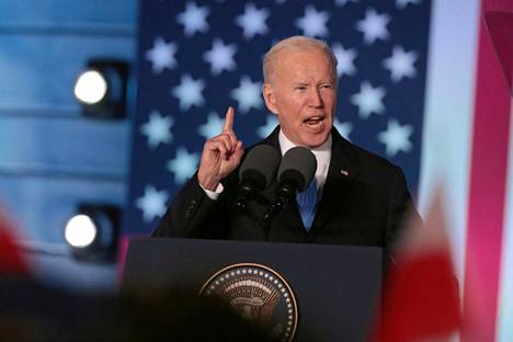 Yhdysvaltain presidentti Joe Biden piti lauantaina puheen Varsovassa Puolassa. 