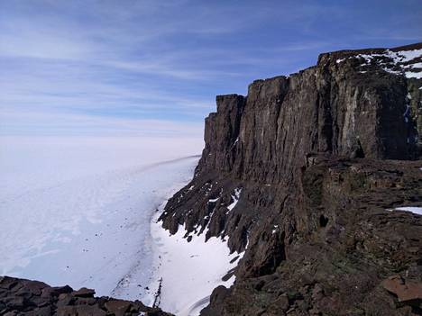 The rugged slopes of the Finns' home mountain, Basen, in Antarctica.