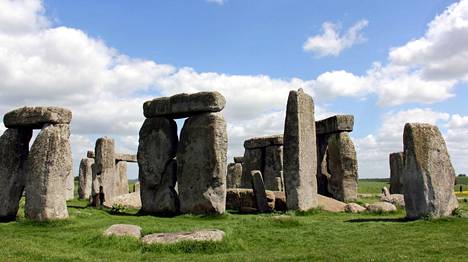 Esihistoriallisen Stonehengen kivikehän on arvioitu liittyvän ajan mittaamiseen.