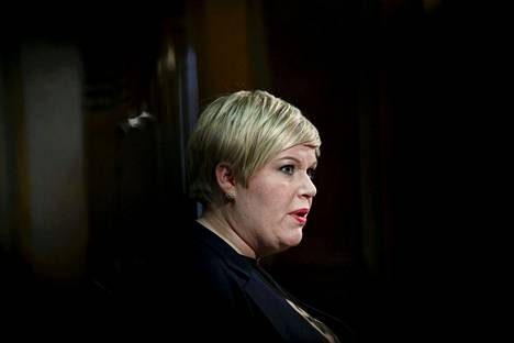 Annika Saarikko on valtiovarainministeri ja keskustan puheenjohtaja.