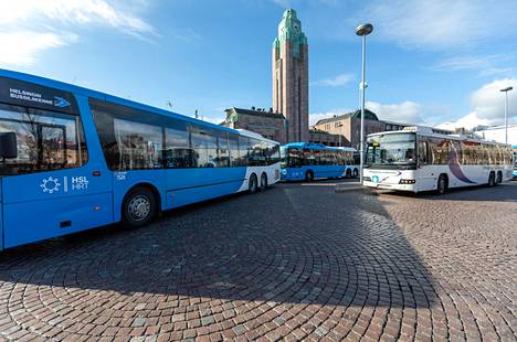 Yöelämän elpyminen toi asiakaspiikin joukkoliikenteeseen: viikonloppuöiden  liikenteeseen 460 bussivuoroa lisää Helsingin seudulla - Kaupunki 