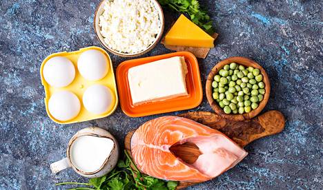 D-vitamiinia saa ravinnosta ainakin kalasta, kasvirasvalevitteistä ja maidosta.