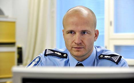 Nettipoliisi Fobba valittiin Vuoden Poliisiksi - Kotimaa 