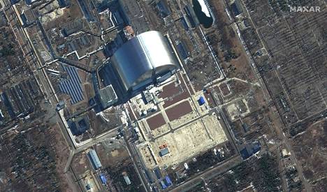 Kaupallisen yhdysvaltalaisen Maxar-yrityksen maaliskuussa julkaisema satelliittikuva Tšernobylin ydinvoimalasta Ukrainassa.