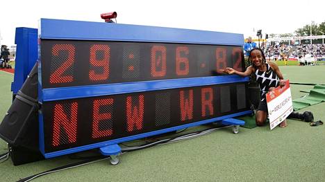 Juoksu | Sifan Hassan pani 10 000 metrin ennätyksen uusiksi yli kymmenellä sekunnilla