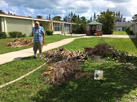 Floridan suomalaisen vanhainkodin asukkaat katsoivat hirmumyrskyn iskiessä  elokuvia –”Höpöteltiin ja muisteltiin vanhoja hurrikaaneja” - Ulkomaat |  