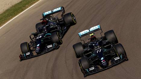 Formula 1 | Bottas löi Hamiltonin viimeisellä yrityksellään ja ajoi paalulle Imolassa