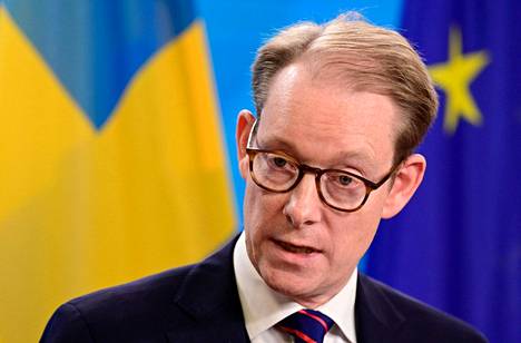 Ruotsin ulkoministeri, maltillisen kokoomuksen Tobias Billström lehdistötilaisuudessa Berliinissä 10. marraskuuta 2022. 