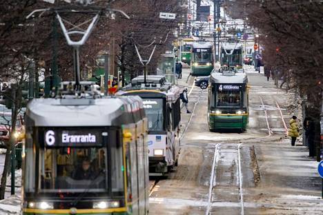 Helsingin ja pääkaupunkiseudun joukkoliikenne voi herättää uusissa pääkaupunkilaisissa kysymyksiä.