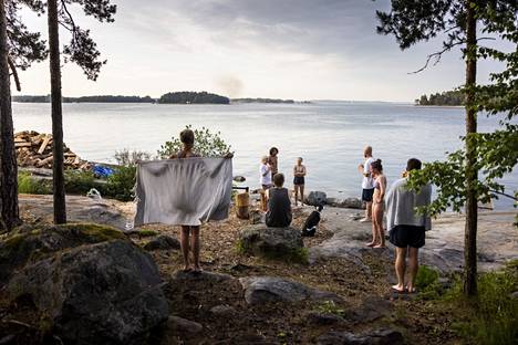 Tiedätkö, missä saaressa olet?” – HS:n kuvaaja liftasi juhannusaattona  veneilijöiden mukana onnellisiin saariin - Kaupunki 