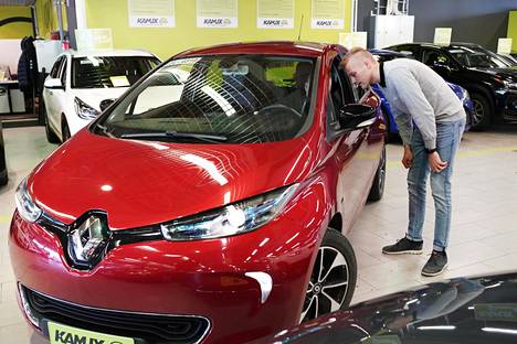 Suomen autokanta on vanhentunut jo 13 vuotta putkeen – kauppapaikan mukaan  autojen uuskauppa ei ratkaise ongelmaa - Talous 