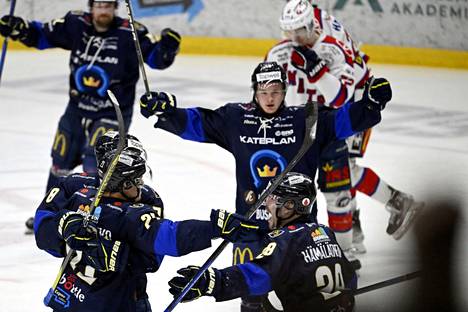 Kiekko-Espoo ja Imatran Ketterä pelaavat Mestiksen finaaleissa. Ottelusarja on tasan 2–2.