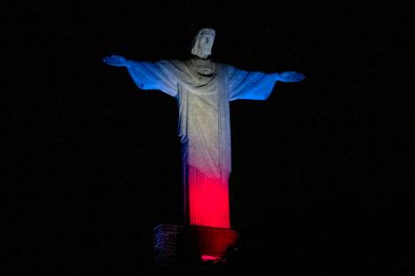 Rio De Janeiron Kristus-patsas sai Britannian lipun värit Brasilian julistaessa kolmen päivän suruajan kuningatar Elisabet II:n kunniaksi.