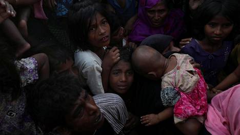 Bangladesh rakentaa 100 000 rohingya-pakolaiselle kodin saarelle, joka ei edes näy kaikilla kartoilla – arvostelijoiden mielestä saari on asumiskelvoton