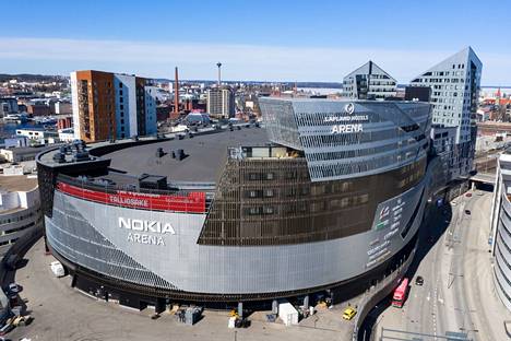 Jääkiekon MM-kisojen pääpelipaikka on Nokia-areena Tampereella. Yleisön sisäänkäynti on tornitalojen puolelta hallia. 