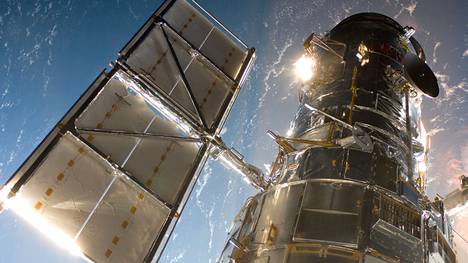 Avaruusteleskooppi Hubble jatkaa korjattuna yhä, vaikka jotkin sen laitteet ovat jo 1980-luvulta. 