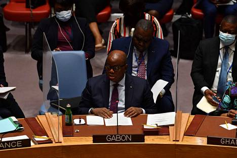 Ulkoministeri Michael Moussa Adamo toukokuussa 2022 YK:n turvallisuusneuvoston tilaisuudessa.