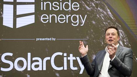 Musk onnistui taivuttelemaan Teslan muut osakkeenomistajat Solarcity-kauppaan.