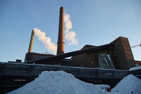 Energiayhtiö Helenin Salmisaaren voimala tuottaa sähköä ja lämpöä.