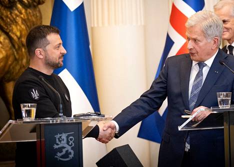 Presidentti Sauli Niinistö tapasi Ukrainan presidentin Volodymyr Zelenskyin Helsingissä keskiviikkona.