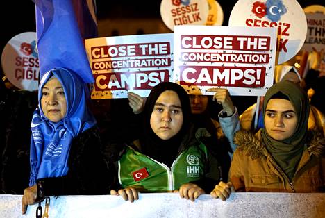 Turkin Istanbulissa järjestettiin joulukuussa mielenosoitus, jossa protestoitiin Kiinan uigurivähemmistöön kohdistuvia sortotoimia vastaan.