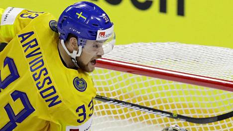 Ruotsi ja Yhdysvallat pelaavat finaalipaikasta MM-jääkiekossa – Ruotsi johtaa avauserän jälkeen 1–0