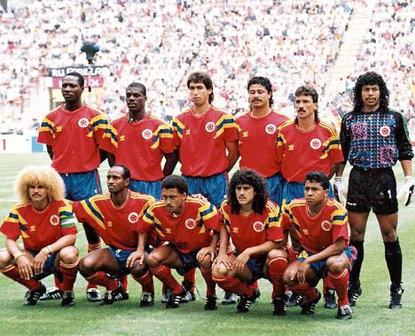 Kolumbian joukkue kuvattuna ennen Länsi-Saksaa vastaan pelattua MM-kisojen alkulohkon ottelua 19. kesäkuuta 1990.