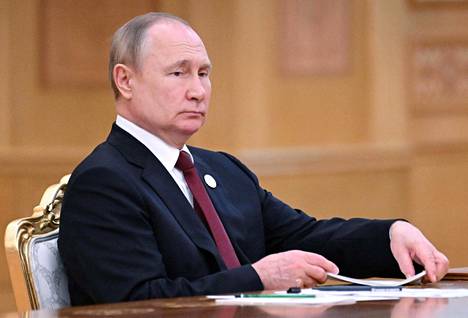 Vladimir Putin osallistui keskiviikkona  huippukokoukseen Turkmenistanissa.