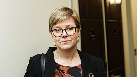 Turve | Ympäristö­ministeri Mikkosen lausunnot energia­turpeen verotuen pienentämisestä hermostuttivat keskustalaiset