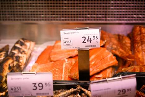 Hintojen nousun seurauksena kala ja vihannekset jäävät hyllylle, kun taas maitotuotteita ostetaan kallistumisesta huolimatta.