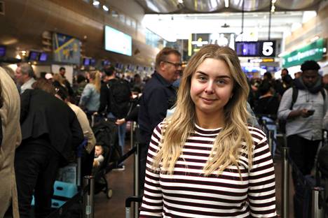 Mia Selling oli lentämässä ensimmäistä kertaa Finnairilla New Yorkiin. ”Toistaiseksi kokemus ei ole ollut hyvä, mutta katsotaan, miten tämä etenee.”