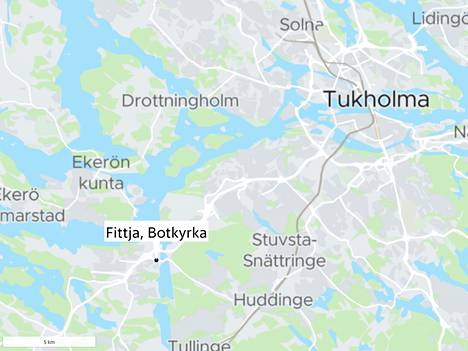 Ammuskelu tapahtui Fittjan alueella Tukholman läänin Botkyrkan kunnassa.